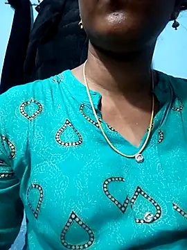 Snapshot of Tamillminnal chatting on March 2025 05:28:01 PM Tamillminnal online show from March 2025 05:28:01 PM