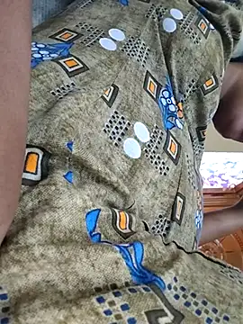 Snapshot of Tamillminnal chatting on September 2025 04:12:02 AM Tamillminnal online show from September 2025 04:12:02 AM