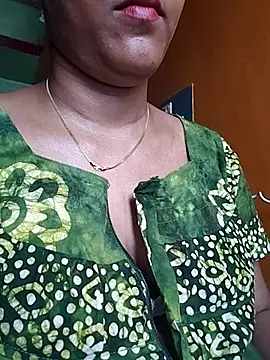 Snapshot of Tamillminnal chatting on September 2025 08:02:02 AM Tamillminnal online show from September 2025 08:02:02 AM