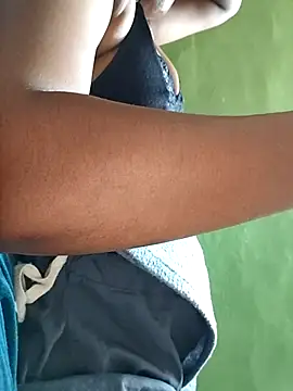 Snapshot of Tamillminnal chatting on September 2025 06:09:02 PM Tamillminnal online show from September 2025 06:09:02 PM