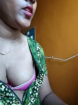 Snapshot of Tamillminnal chatting on October 2025 10:46:02 AM Tamillminnal online show from October 2025 10:46:02 AM