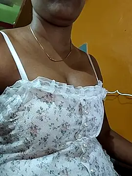 Snapshot of Tamillminnal chatting on October 2025 12:50:01 PM Tamillminnal online show from October 2025 12:50:01 PM