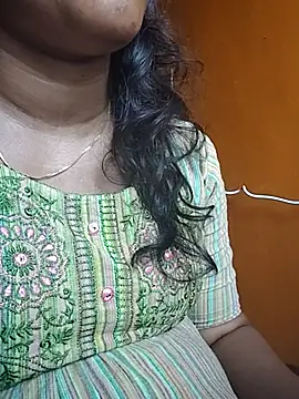 Snapshot of Tamillminnal chatting on October 2025 10:04:01 AM Tamillminnal online show from October 2025 10:04:01 AM