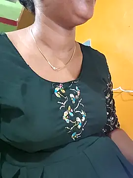 Snapshot of Tamillminnal chatting on October 2025 01:11:02 PM Tamillminnal online show from October 2025 01:11:02 PM