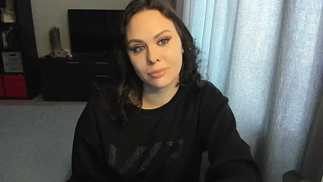 Snapshot of MollyCheiz chatting on October 2025 09:10:01 AM MollyCheiz online show from October 2025 09:10:01 AM