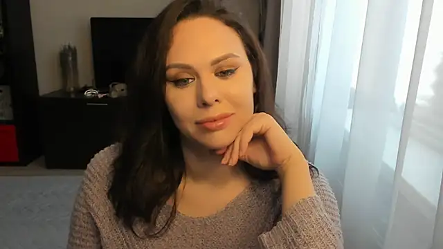 Snapshot of MollyCheiz chatting on November 2025 10:05:01 AM MollyCheiz online show from November 2025 10:05:01 AM