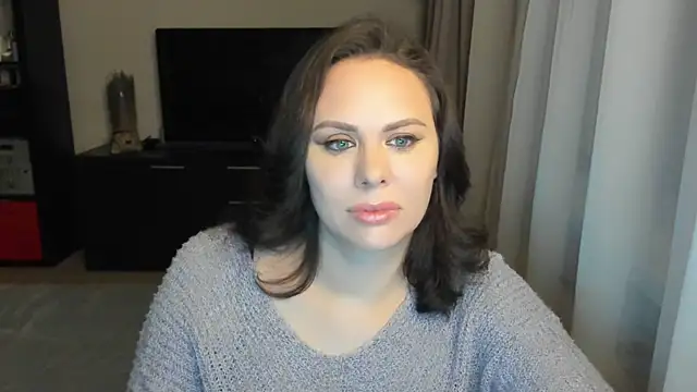 Snapshot of MollyCheiz chatting on November 2025 06:08:02 PM MollyCheiz online show from November 2025 06:08:02 PM