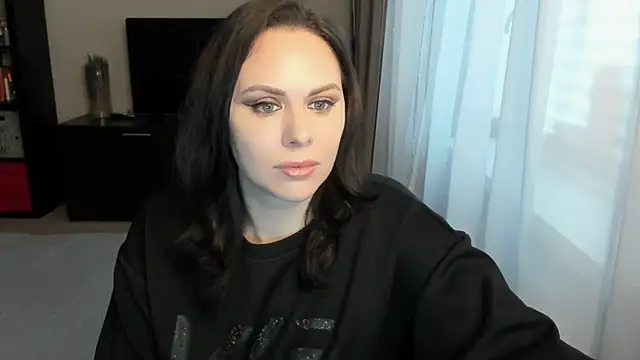 Snapshot of MollyCheiz chatting on November 2025 10:25:02 AM MollyCheiz online show from November 2025 10:25:02 AM