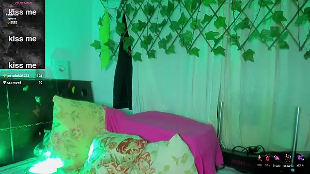 Snapshot of sussan_miller_ chatting on March 2025 02:40:01 PM sussan miller online show from March 2025 02:40:01 PM