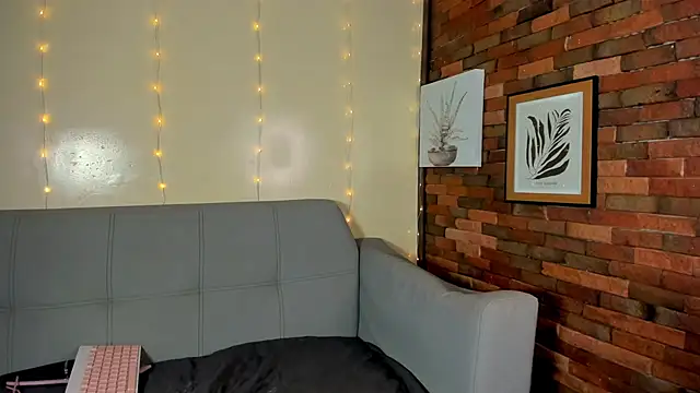 Snapshot of Melifresita chatting on December 2024 02:08:01 AM Melifresita online show from December 2024 02:08:01 AM