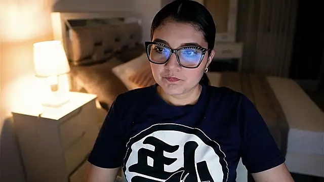 Snapshot of Camilaa_bueno chatting on September 2025 03:11:02 AM Camilaa bueno online show from September 2025 03:11:02 AM