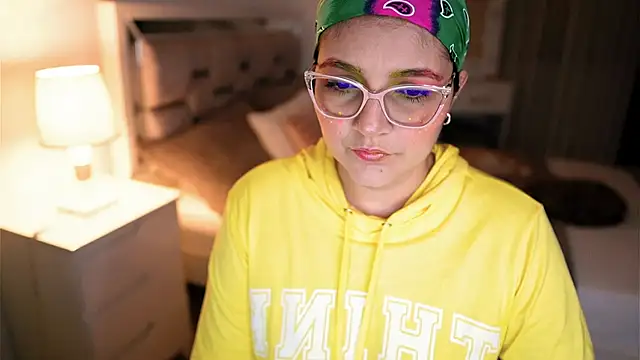 Snapshot of Camilaa_bueno chatting on October 2025 12:20:01 AM Camilaa bueno online show from October 2025 12:20:01 AM