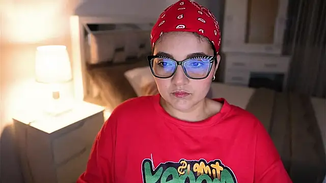 Snapshot of Camilaa_bueno chatting on October 2025 02:37:02 AM Camilaa bueno online show from October 2025 02:37:02 AM