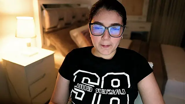 Snapshot of Camilaa_bueno chatting on October 2025 11:49:02 PM Camilaa bueno online show from October 2025 11:49:02 PM