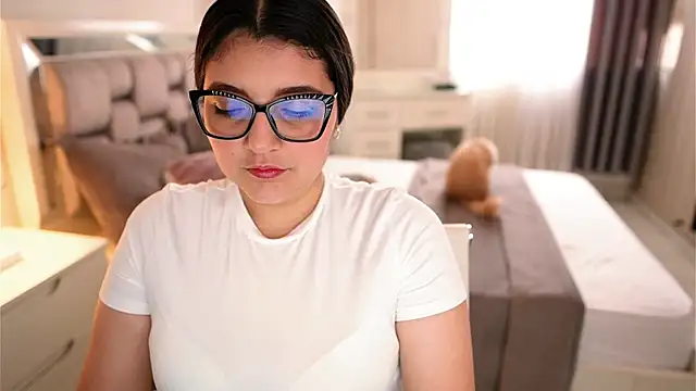 Snapshot of Camilaa_bueno chatting on October 2025 08:09:02 PM Camilaa bueno online show from October 2025 08:09:02 PM