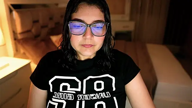 Snapshot of Camilaa_bueno chatting on November 2025 12:21:01 AM Camilaa bueno online show from November 2025 12:21:01 AM