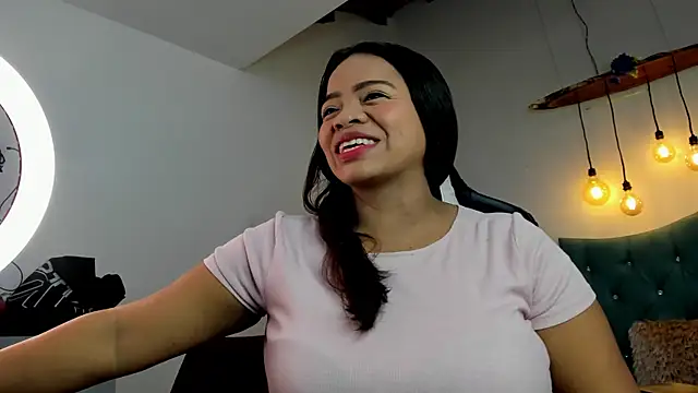 Any topless online show from February 2025 12:06:02 PM