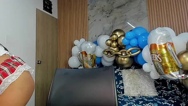 Any topless online show from September 2025 11:02:01 AM