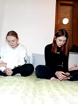 Snapshot of ella_grays chatting on October 2025 05:50:02 PM ella grays online show from October 2025 05:50:02 PM