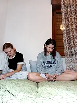 Snapshot of ella_grays chatting on November 2025 07:27:01 PM ella grays online show from November 2025 07:27:01 PM