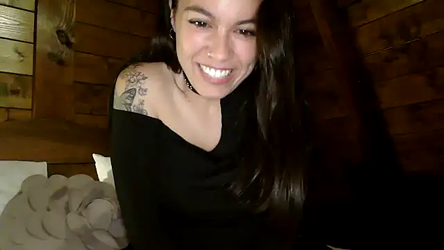 Snapshot of AmaraBella69 chatting on December 2024 11:23:02 PM AmaraBella69 online show from December 2024 11:23:02 PM