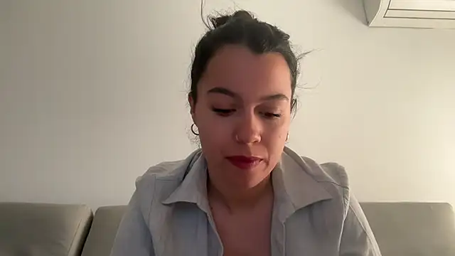 Snapshot of AmaraBella69 chatting on February 2025 09:36:02 AM AmaraBella69 online show from February 2025 09:36:02 AM