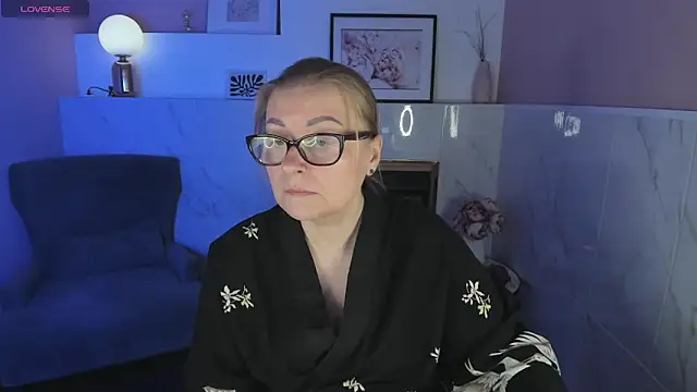 AlexandraKind online show from January 2025 01:36:02 PM