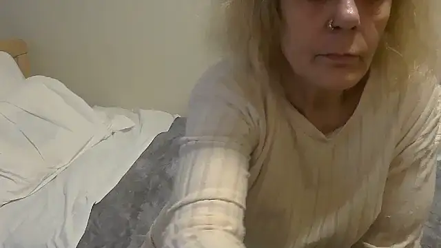 Snapshot of housewife_shantie chatting on October 2025 02:29:01 PM housewife shantie online show from October 2025 02:29:01 PM