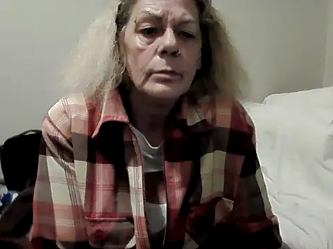 Snapshot of housewife_shantie chatting on October 2025 02:54:01 PM housewife shantie online show from October 2025 02:54:01 PM