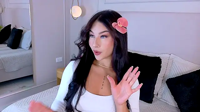 Snapshot of EymiCuper chatting on October 2025 07:14:02 PM EymiCuper online show from October 2025 07:14:02 PM