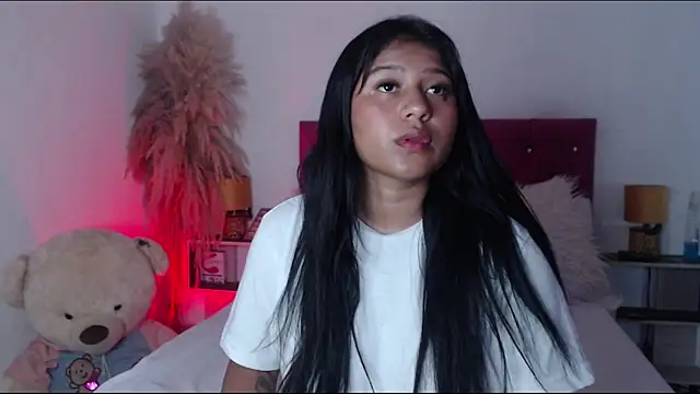 alinakiss online show from December 2024 04:59:02 PM