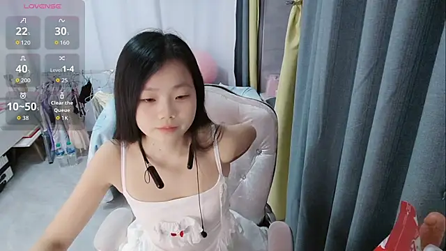 Snapshot of Lena-yyds chatting on October 2025 02:03:01 PM Lena-yyds online show from October 2025 02:03:01 PM