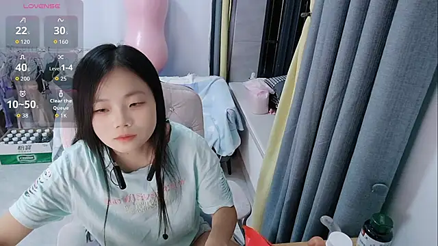 Snapshot of Lena-yyds chatting on October 2025 03:10:01 PM Lena-yyds online show from October 2025 03:10:01 PM