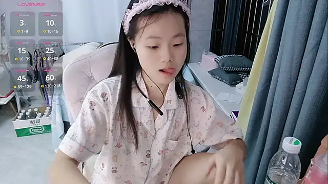 Snapshot of Lena-yyds chatting on October 2025 04:51:02 PM Lena-yyds online show from October 2025 04:51:02 PM