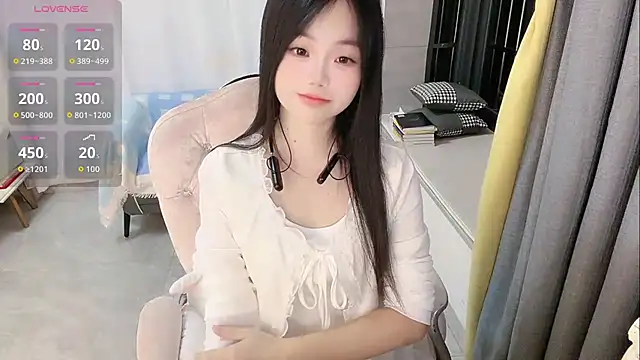 Snapshot of Lena-yyds chatting on October 2025 05:04:02 PM Lena-yyds online show from October 2025 05:04:02 PM