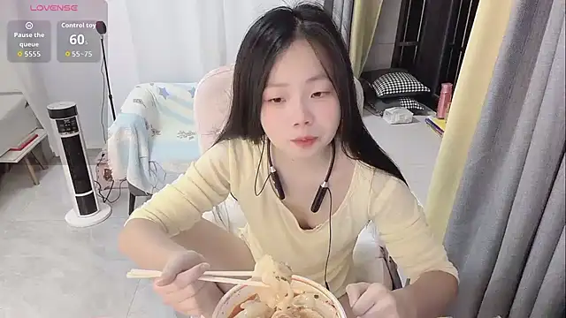 Snapshot of Lena-yyds chatting on November 2025 07:47:02 PM Lena-yyds online show from November 2025 07:47:02 PM