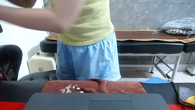 Snapshot of HotQueen chatting on October 2025 04:04:01 PM HotQueen online show from October 2025 04:04:01 PM