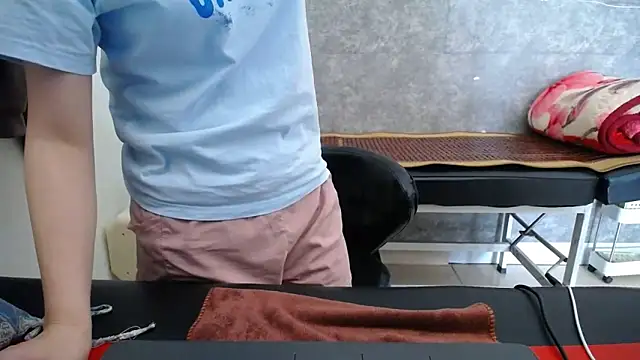 Snapshot of HotQueen chatting on October 2025 03:30:01 AM HotQueen online show from October 2025 03:30:01 AM