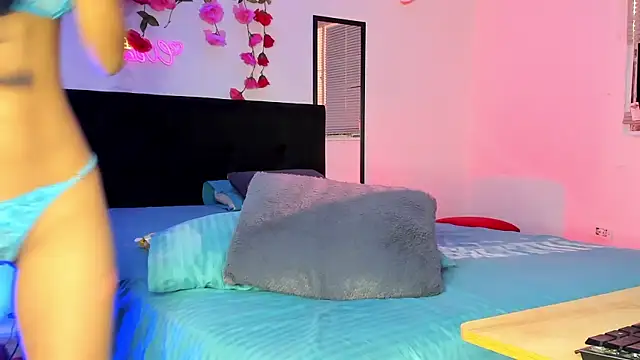 AlanaParker6  online show from January 2025 01:20:01 PM