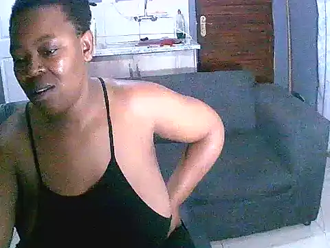 curvyloneah75 online show from December 2024 08:39:02 PM