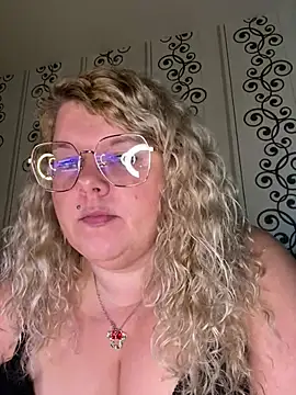 CurvyAnonymousGirl89 online show from January 2025 11:45:01 AM