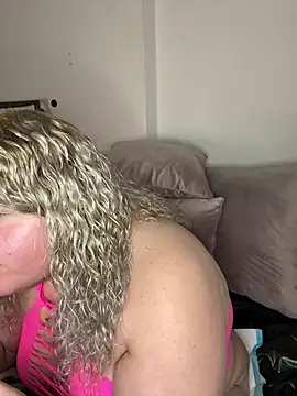 CurvyAnonymousGirl89 online show from January 2025 03:43:01 PM