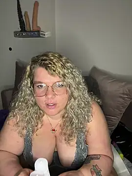CurvyAnonymousGirl89 online show from January 2025 04:39:01 PM