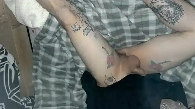 Snapshot of Fuckboy4public chatting on November 2025 03:19:01 AM Fuckboy4public online show from November 2025 03:19:01 AM