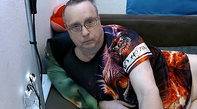 Manfred1012 online show from February 2025 05:09:01 AM