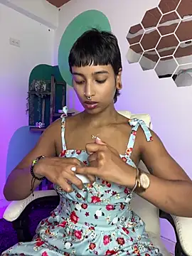 Snapshot of LollaByer chatting on September 2025 09:28:02 PM LollaByer online show from September 2025 09:28:02 PM