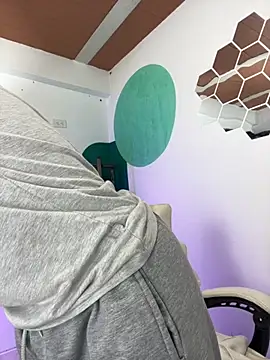 Snapshot of LollaByer chatting on October 2025 09:33:01 PM LollaByer online show from October 2025 09:33:01 PM