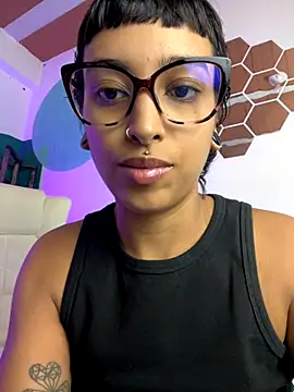 Snapshot of LollaByer chatting on October 2025 08:18:01 PM LollaByer online show from October 2025 08:18:01 PM