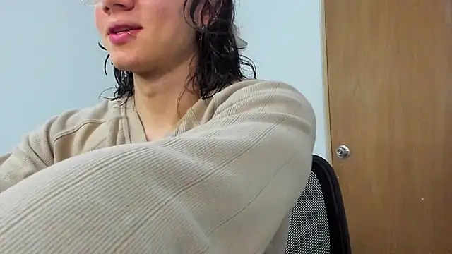 Snapshot of AngelBennet_ chatting on February 2025 03:12:02 AM AngelBennet online show from February 2025 03:12:02 AM