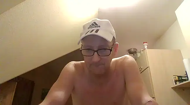 nacktchiller1076 online show from December 2024 09:12:01 PM